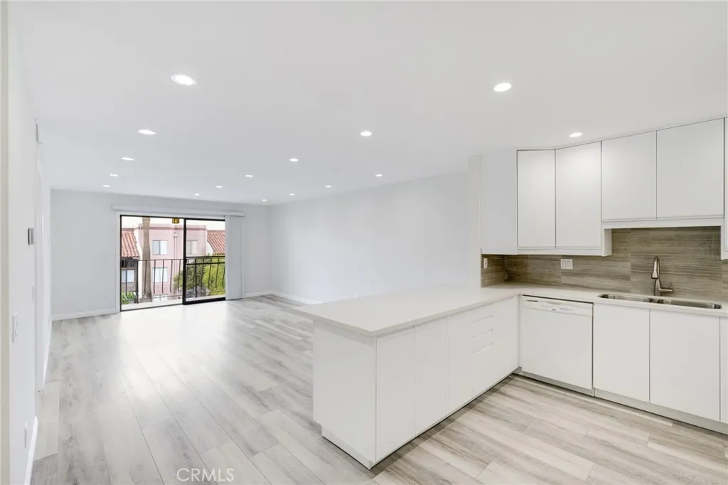 Additional image 33 of 330 N Jackson Street Unit 208, Glendale, CA 91206