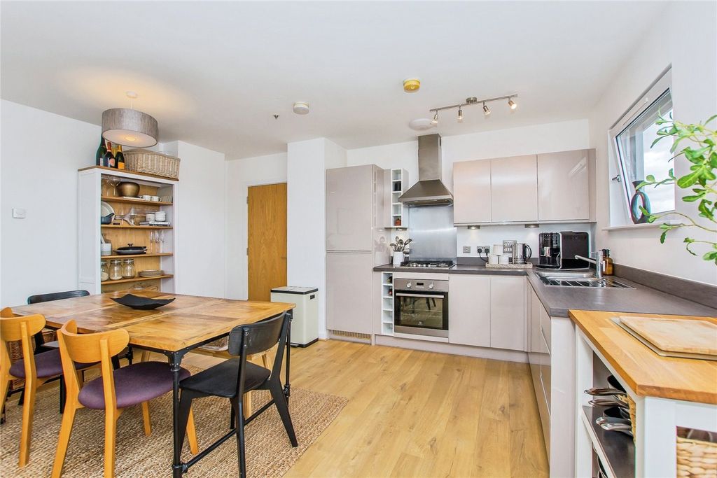 Additional image 5 of 2 bed flat for saleBroadway, Peterborough, Cambridgeshire PE1