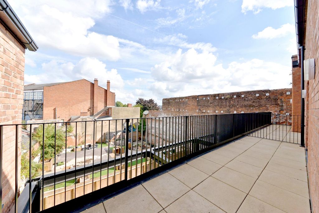 Additional image 4 of 3 bed flat for saleThe Gothic, 4-6 Great Hampton Street, Birmingham B18