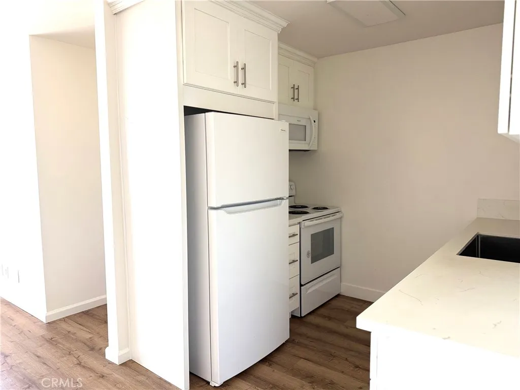 Additional image 5 of 18657 Collins Street Unit 20, Tarzana, CA 91356