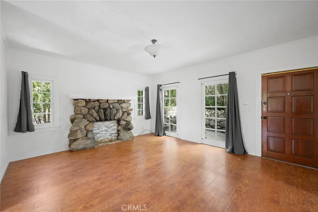 Additional image 47 of 2526 Foothill Boulevard, La Crescenta, CA 91214