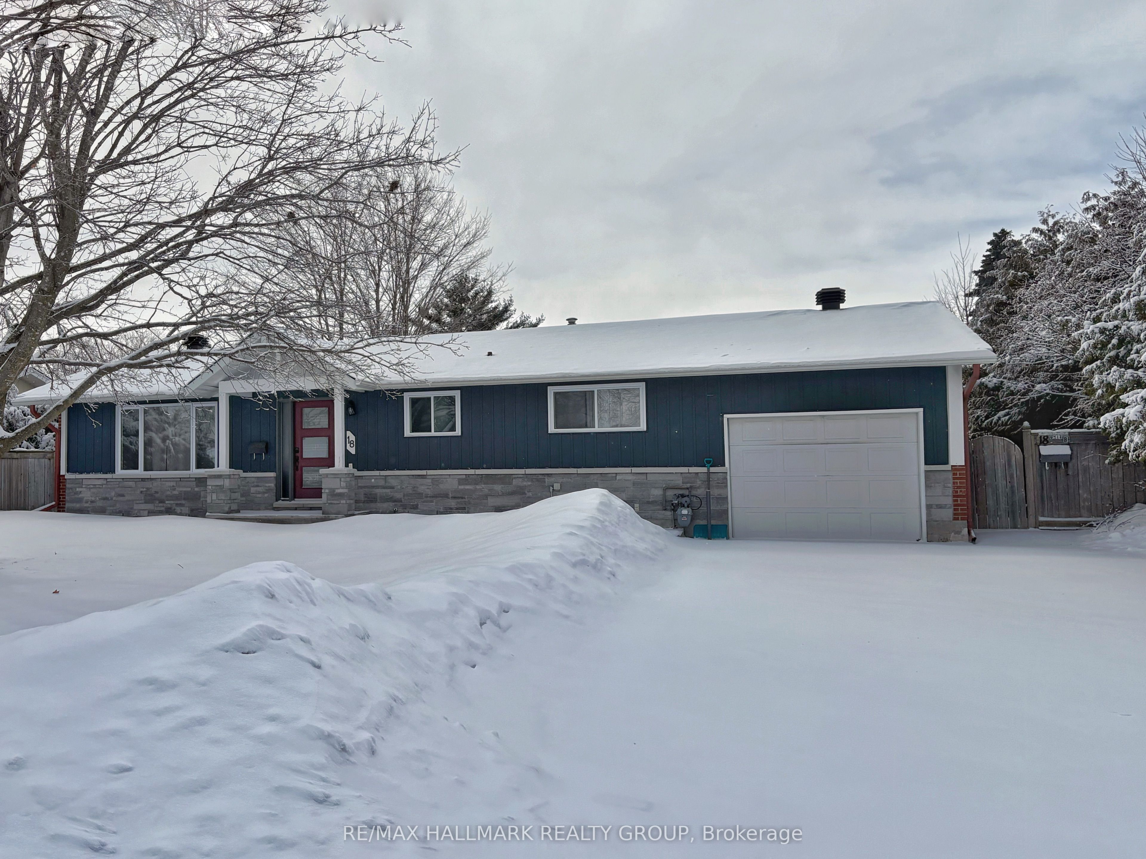 18 Forest Park Avenue, Ottawa, ON, K2E 5A1