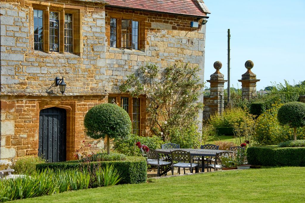 Additional image 15 of 6 bed detached house for salePlumpton, Nr Towcester, South Northamptonshire NN12