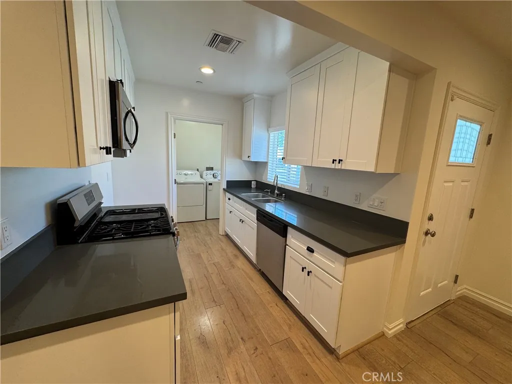 Additional image 5 of 2304 N Catalina Street, Burbank, CA 91504