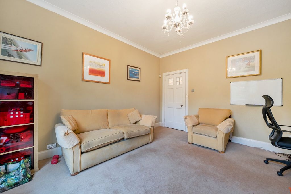 Additional image 12 of 3 bed flat for saleBeaumont Grove, Solihull, West Midlands B91