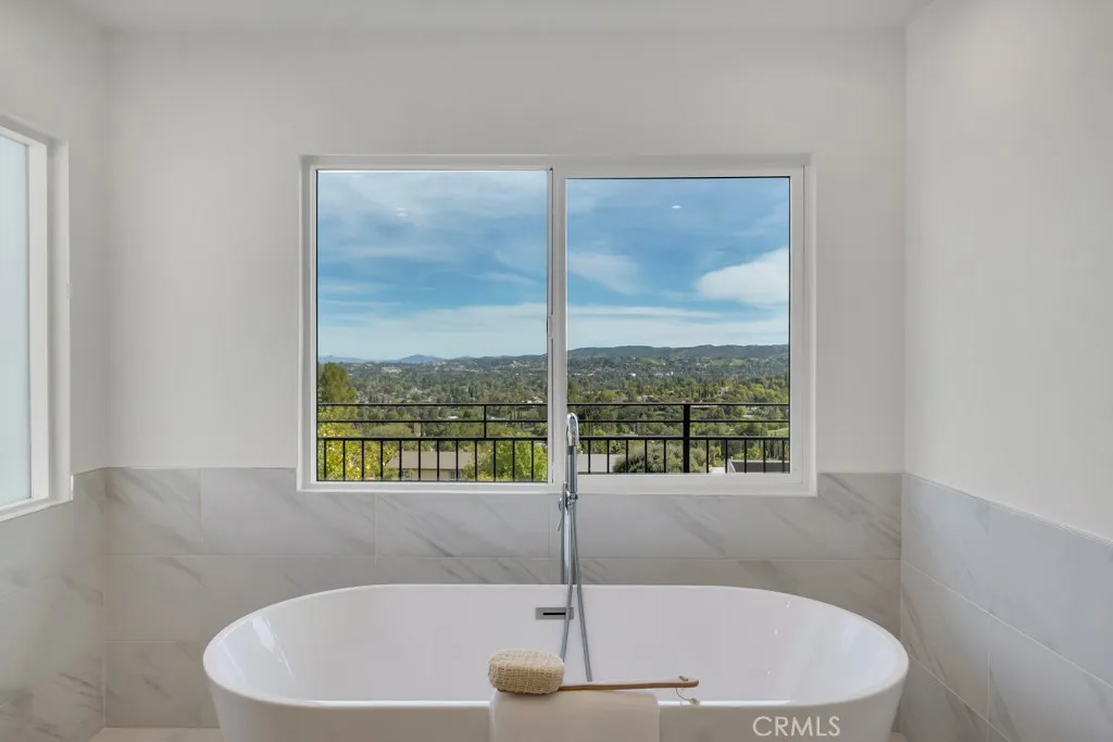 Additional image 14 of 5952 Woodland View Drive, Woodland Hills, CA 91367