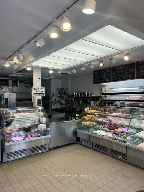 Additional image 2 of 184 Lakeshore Road E, Oakville, ON, L6J 1H6