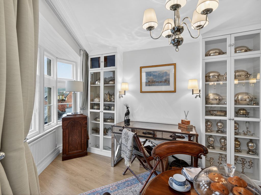 Additional image 13 of 3 bed flat for saleFriday Street Henley-On-Thames, Oxfordshire RG9