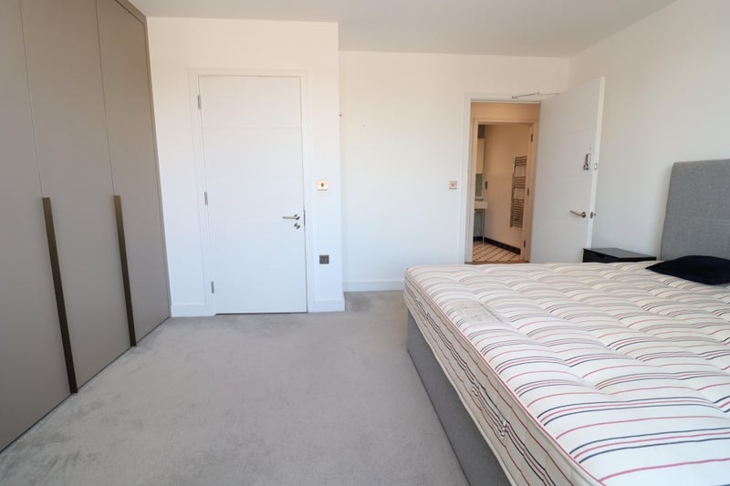 Additional image 4 of Room in a Shared Flat, London, EC1V, N1 7GU