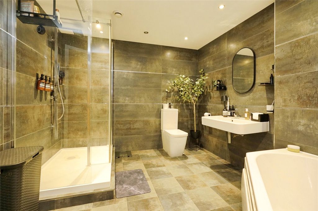 Additional image 15 of 3 bed flat for saleStation Road, Ashby-De-La-Zouch, Leicestershire LE65