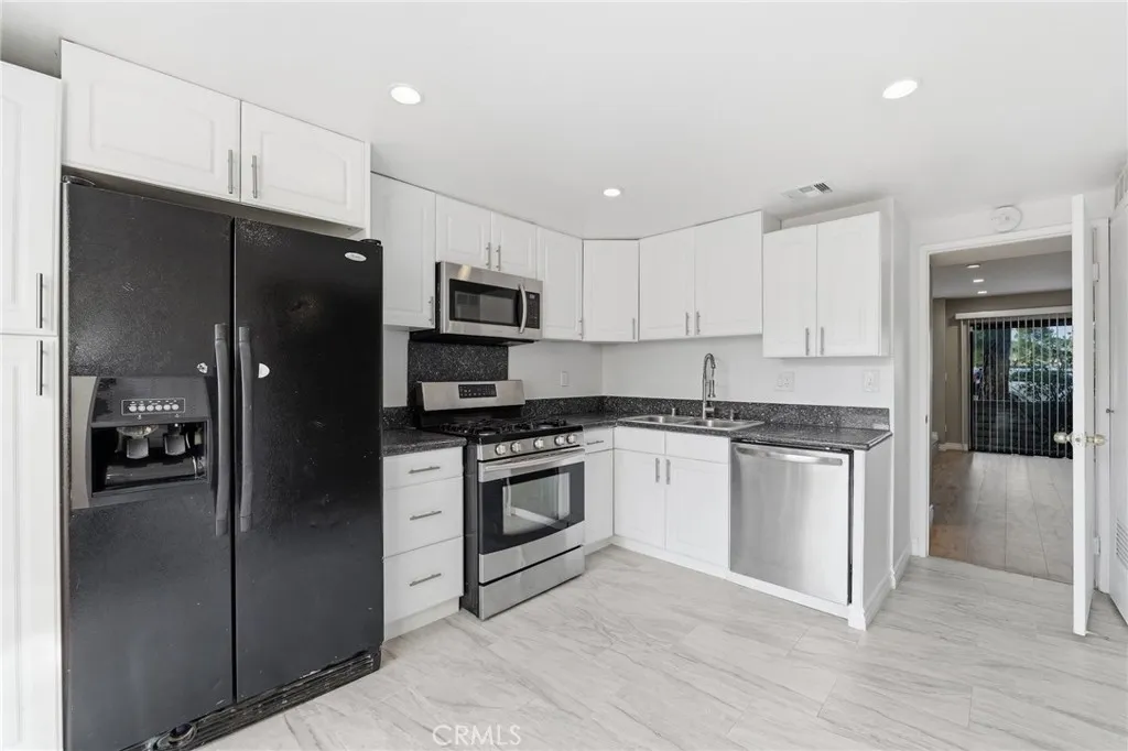 Additional image 40 of 8633 Balboa Blvd Unit 20, Northridge, CA 91325