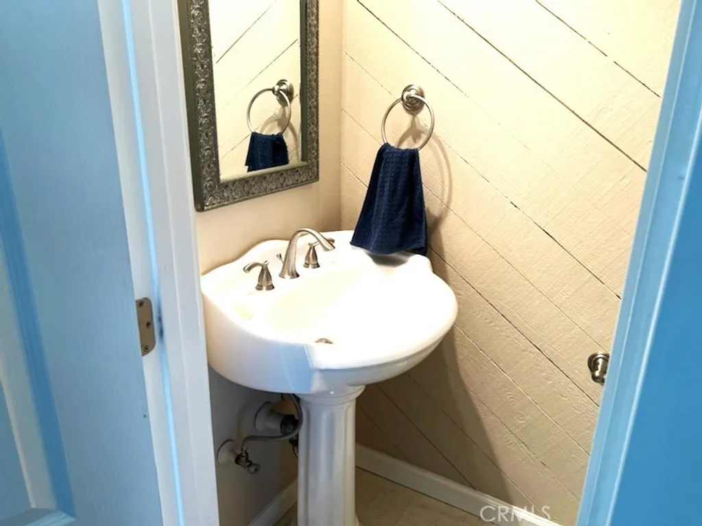 Additional image 16 of 320 12th Street Unit 5, Seal Beach, CA 90740