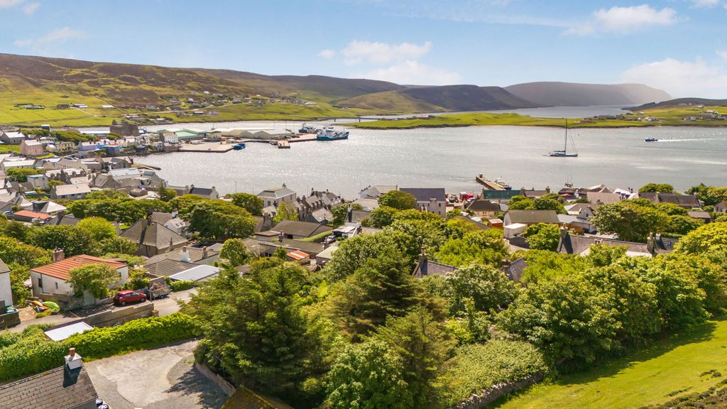 Additional image 3 of 5 bed detached house for saleHoul House, Houl Road, Scalloway, Shetland ZE1