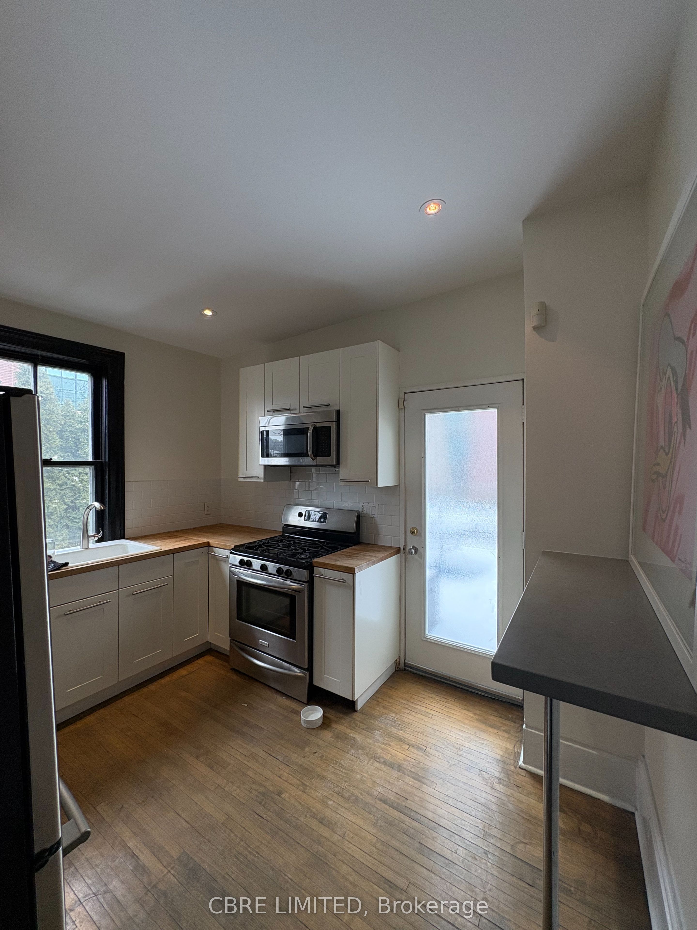 Additional image 3 of 907 Queen Street W, Toronto, ON, M5J 1G5