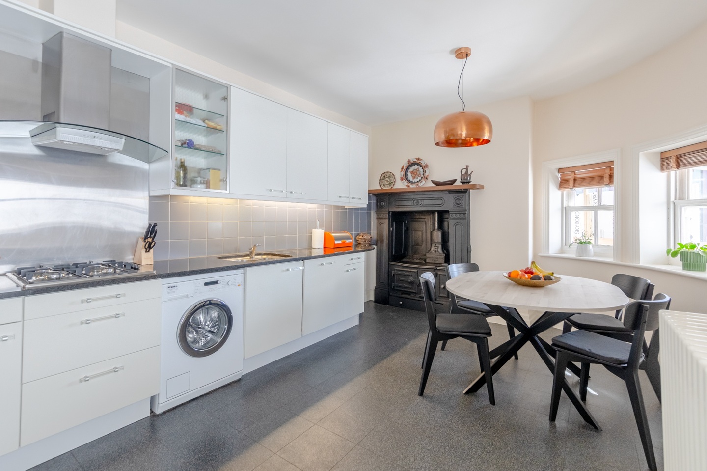 2 Bed Flat, Aston Webb House, SE1, N1 7GU