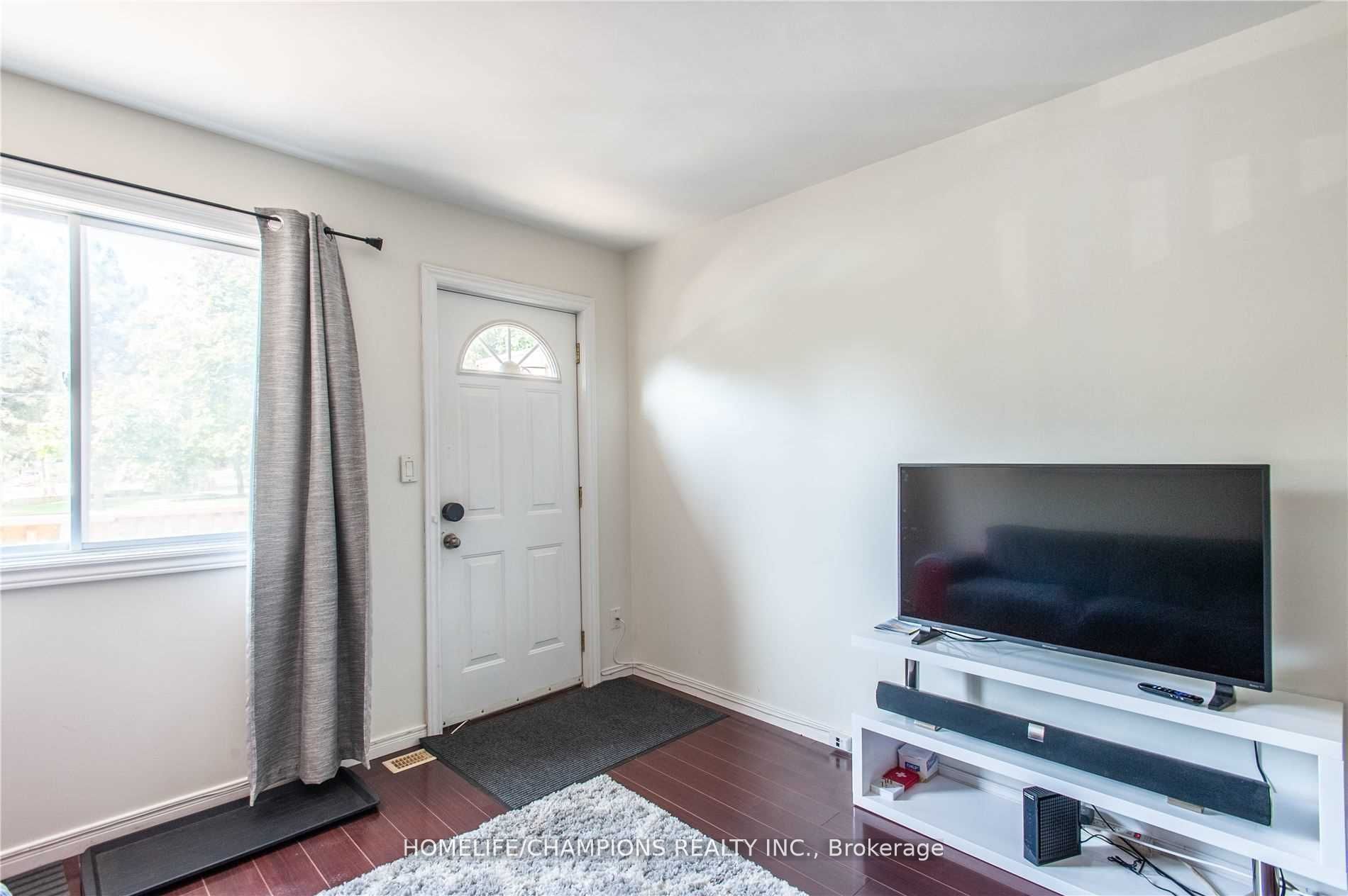Additional image 4 of 106 Lamb Avenue, Toronto, ON, M4J 4M6
