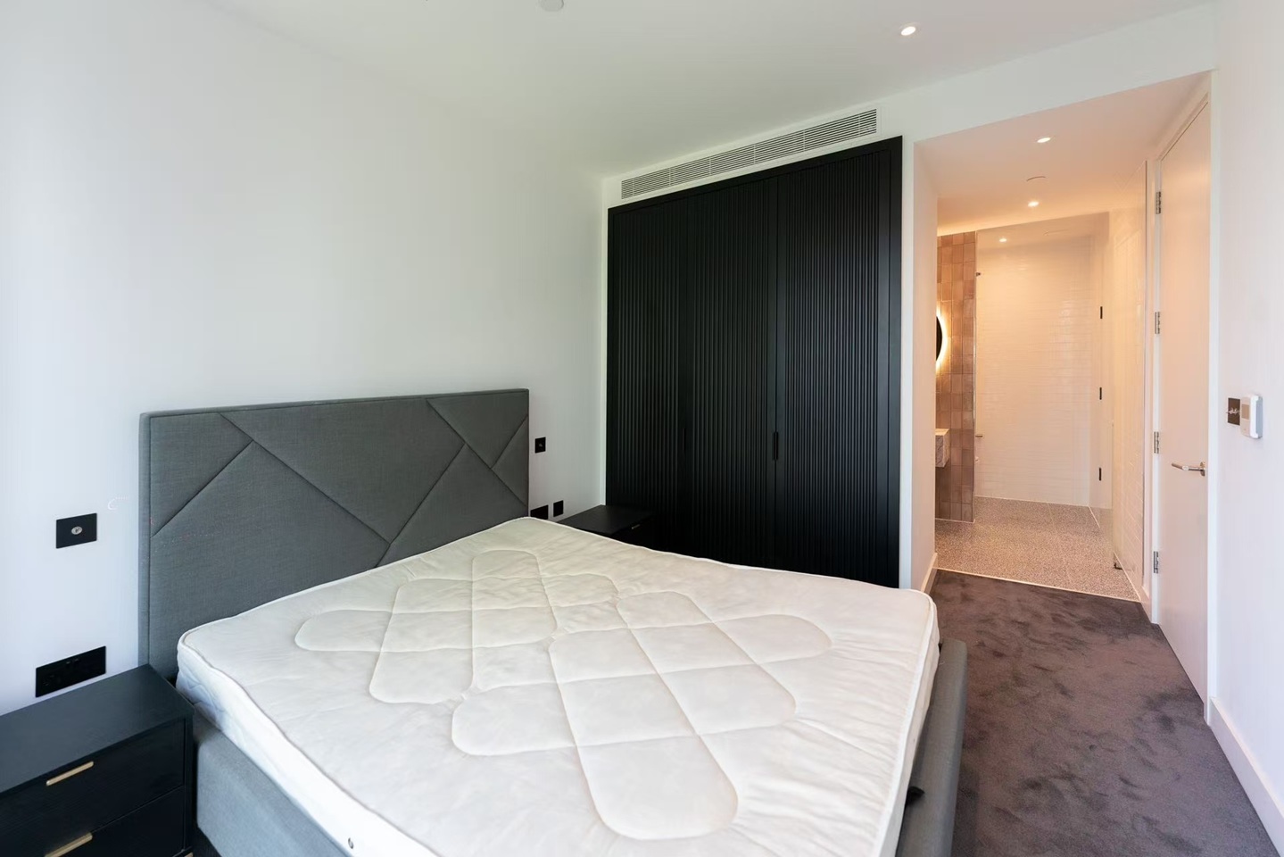 Additional image 12 of 2 Bed Flat, Viaduct Gardens, SW11, N1 7GU