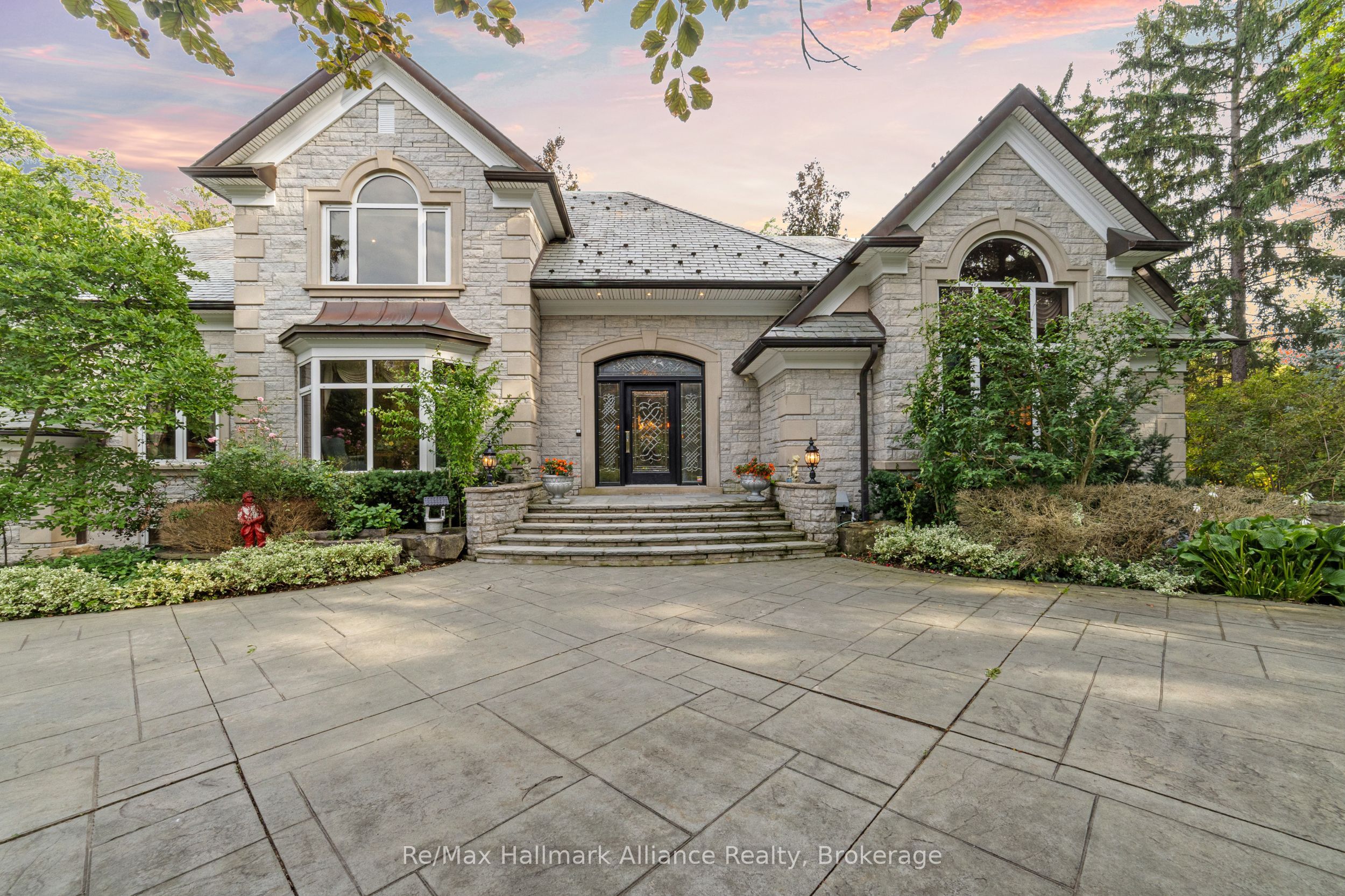 1024 Linbrook Road, Oakville, ON, L6J 2L1