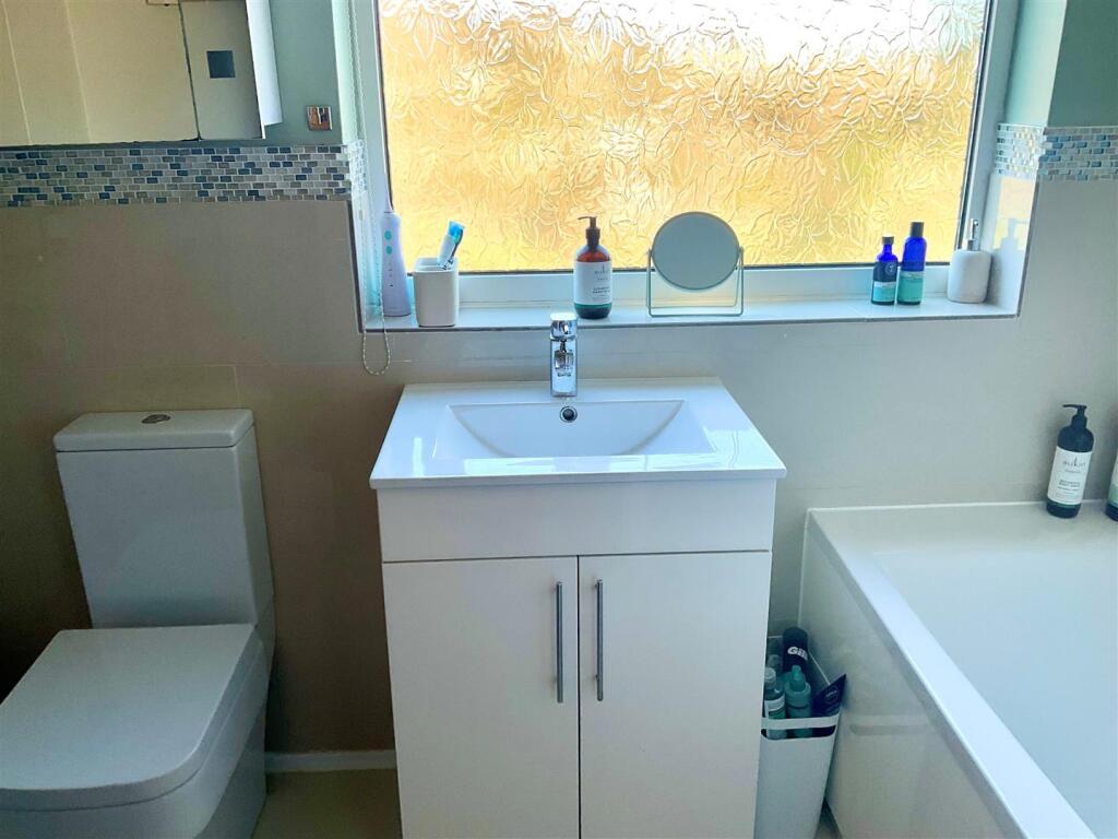 Additional image 19 of Briar Close, River