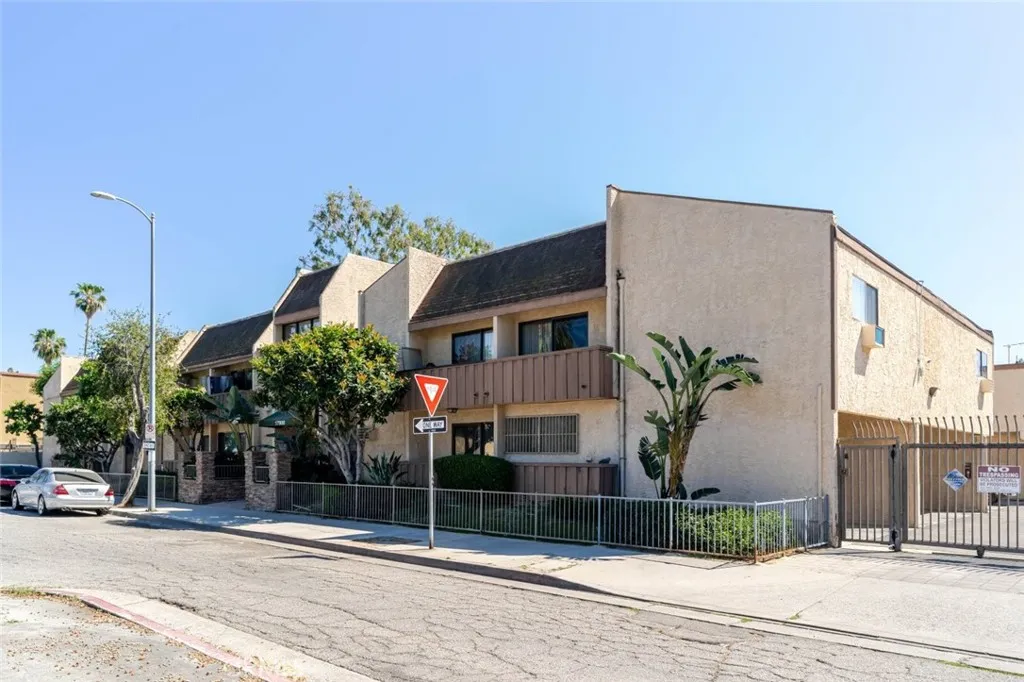 Additional image 23 of 17900 Sherman Way Unit 320, Reseda, CA 91335