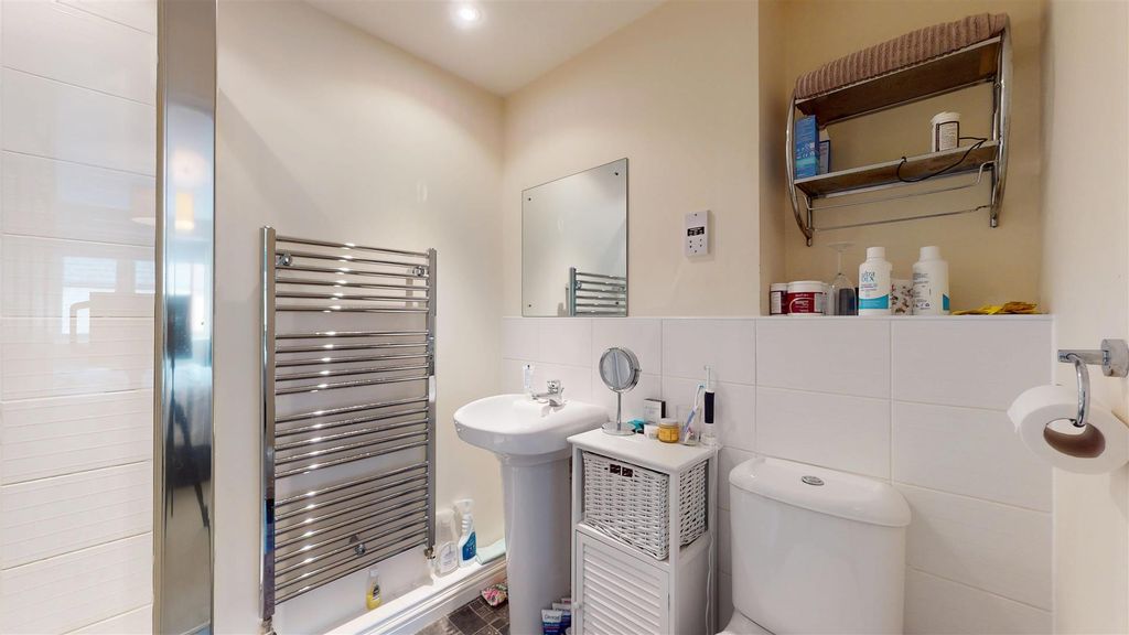 Additional image 8 of 2 bed flat for saleRiverside Place, Stamford, Lincolnshire PE9