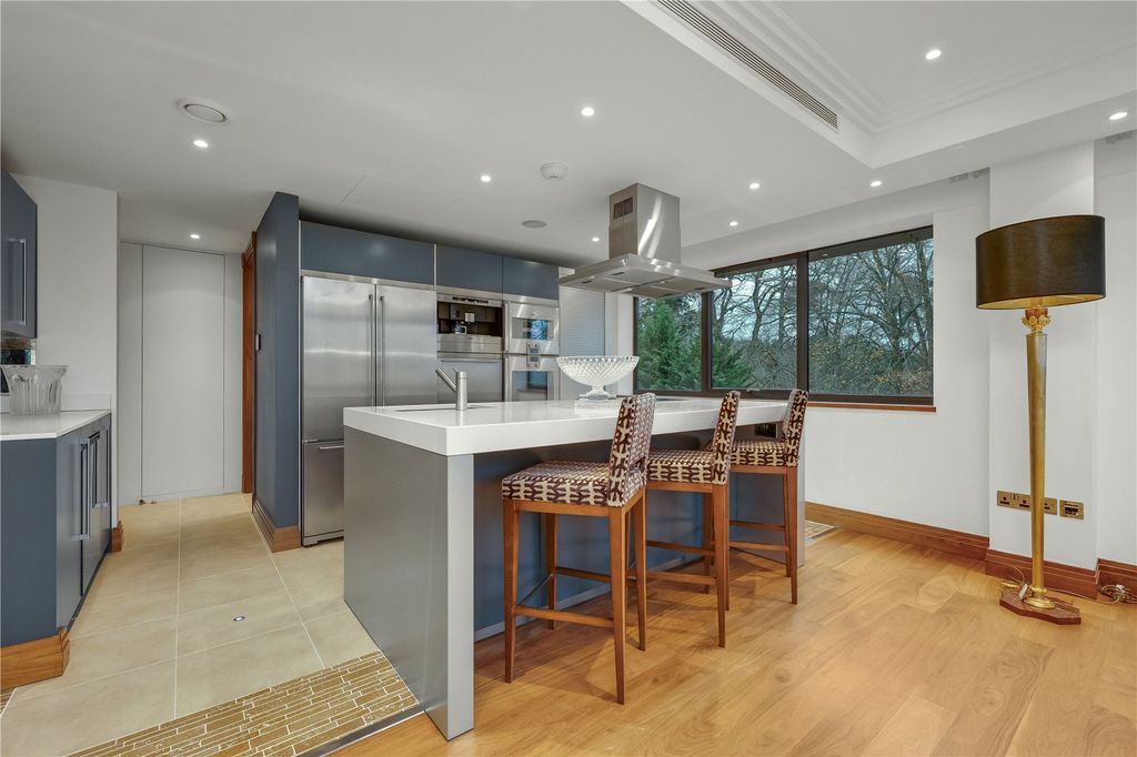 Additional image 9 of 2 bed flat for saleCharters Garden House, Charters Road, Sunningdale, Berkshire SL5