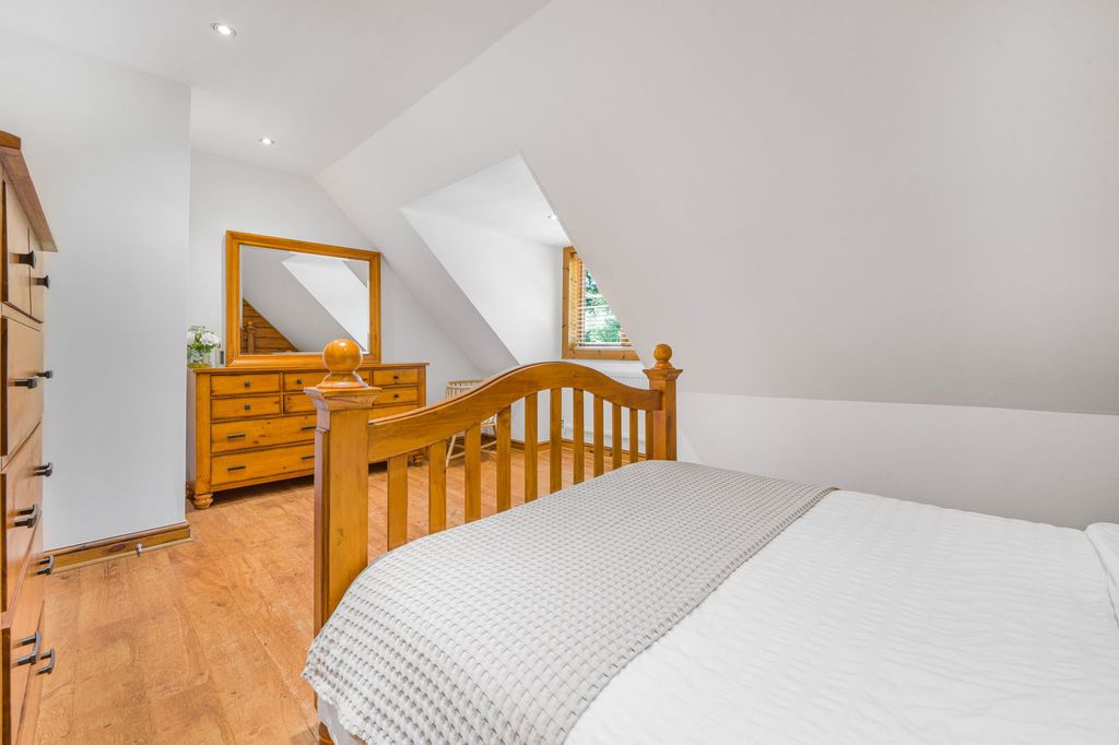 Additional image 26 of 5 bed detached house for saleOakmead Road, Llanharan, Pontyclun CF72