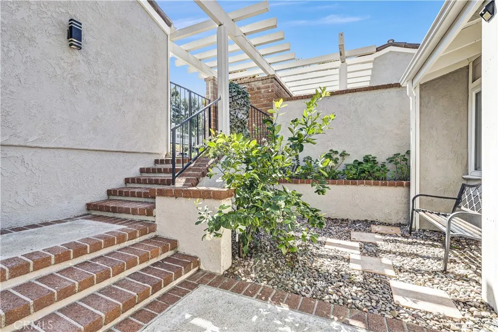 Additional image 4 of 17 Valley View Vw, Irvine, CA 92612