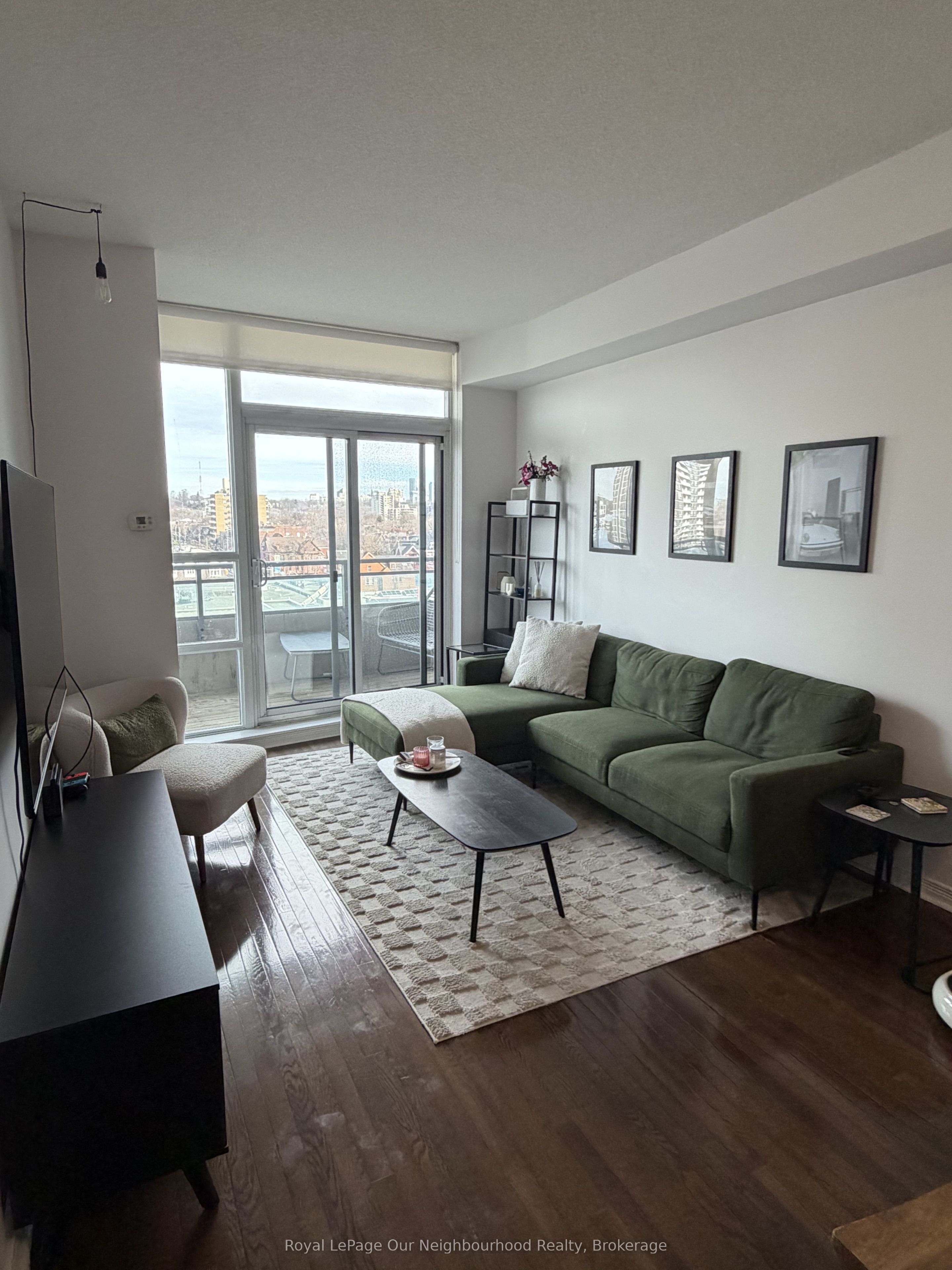 806-736 Spadina Avenue, Toronto, ON, M5S 2J6