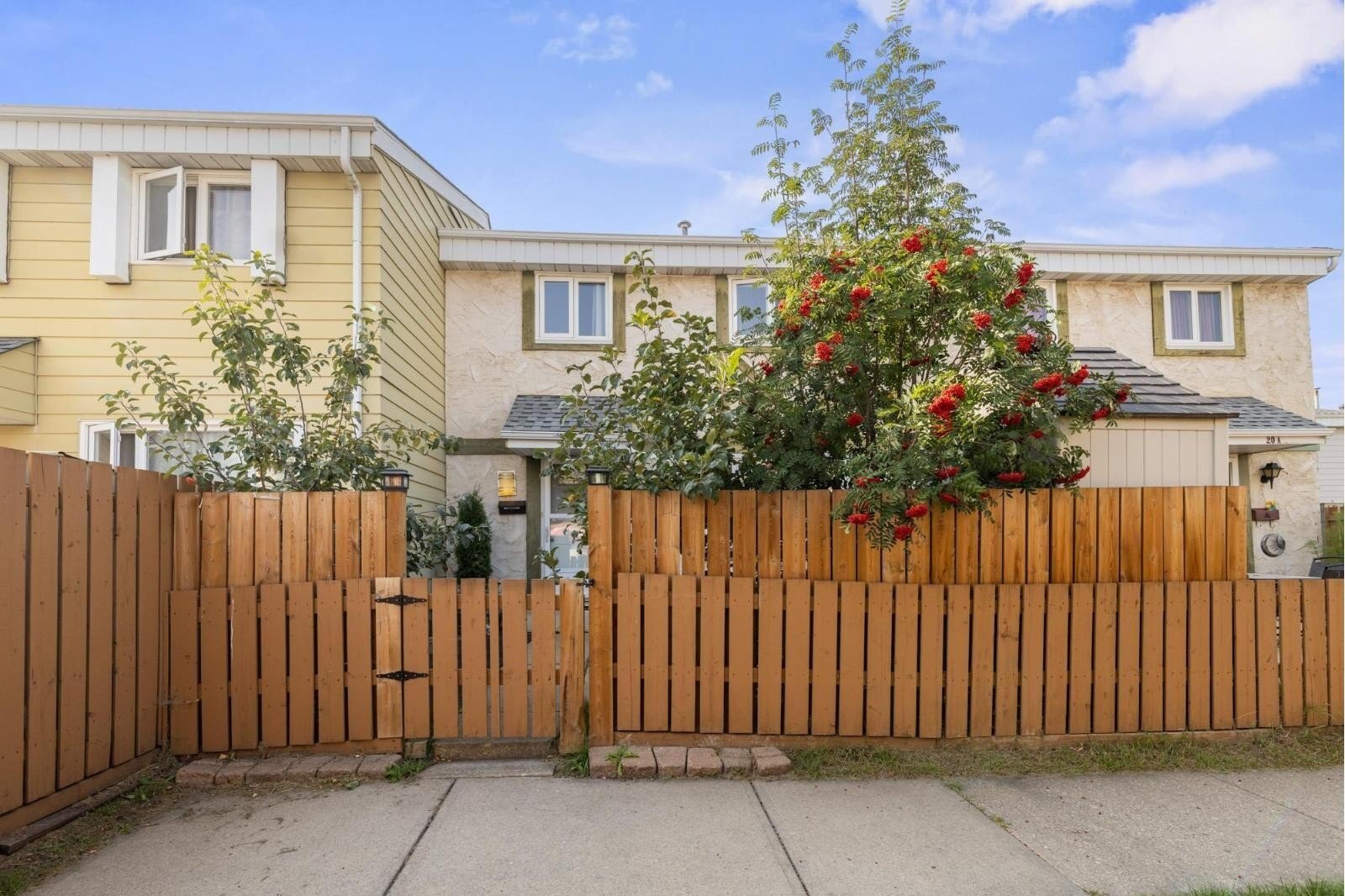Additional image 8 of 20E Callingwood Court NW, Edmonton, AB, T5T0H5