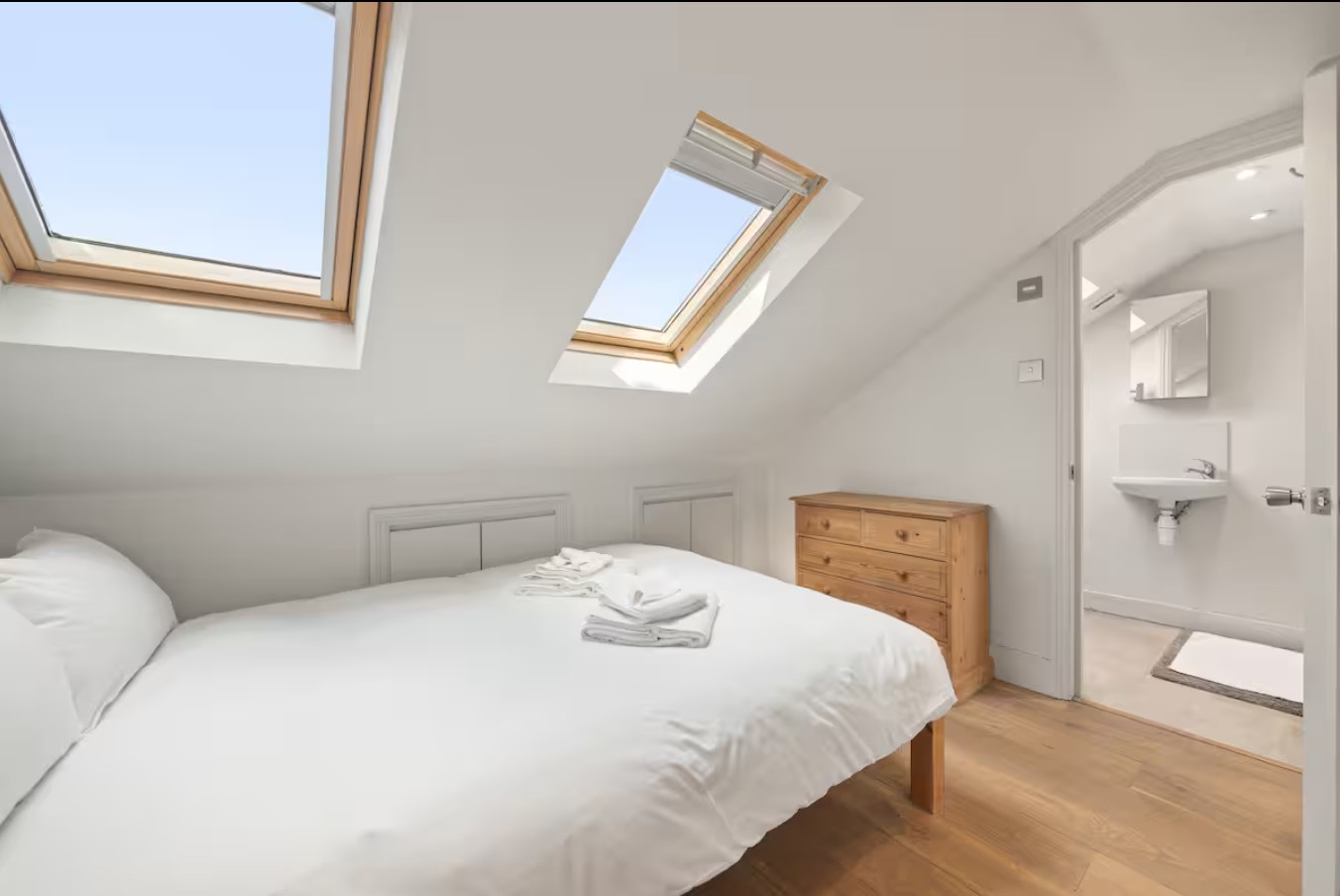 Additional image 7 of 2 Bed Flat, Vauxhall Grove, SW8, N1 7GU