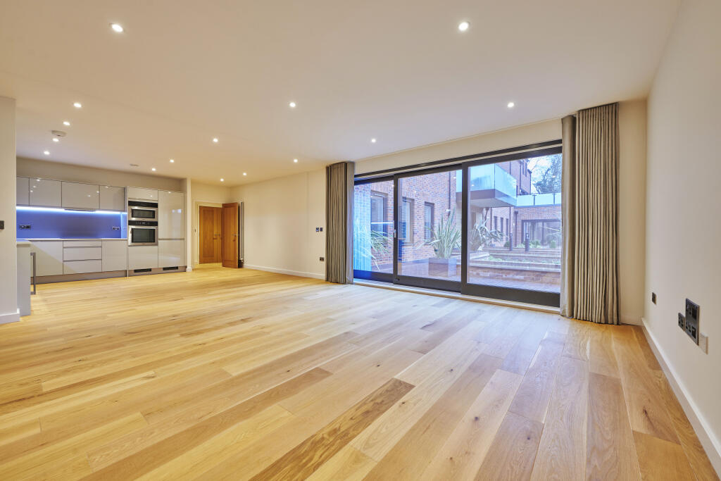 Additional image 17 of Gibbs Close, Harpenden, Herts, AL5