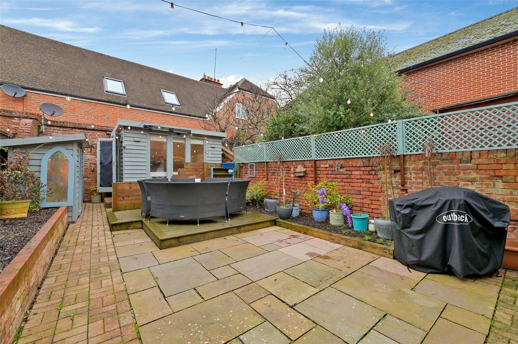 Additional image 14 of 2 bed flat for saleStation Road, Henley-On-Thames, Oxfordshire RG9