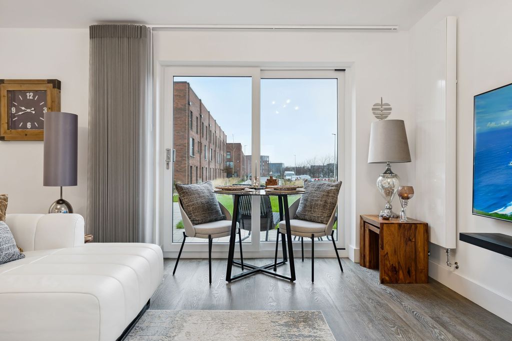 Additional image 4 of 2 bed flat for sale122 Festival Court, Prince's Quay, Glasgow G51