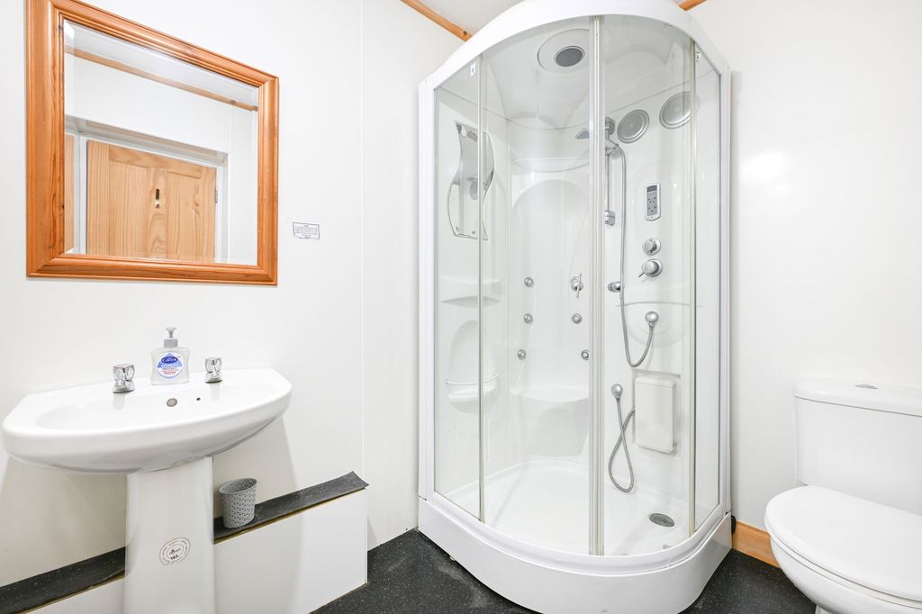 Additional image 18 of 8 bed detached house for saleGraystones, Brae, Shetland ZE2
