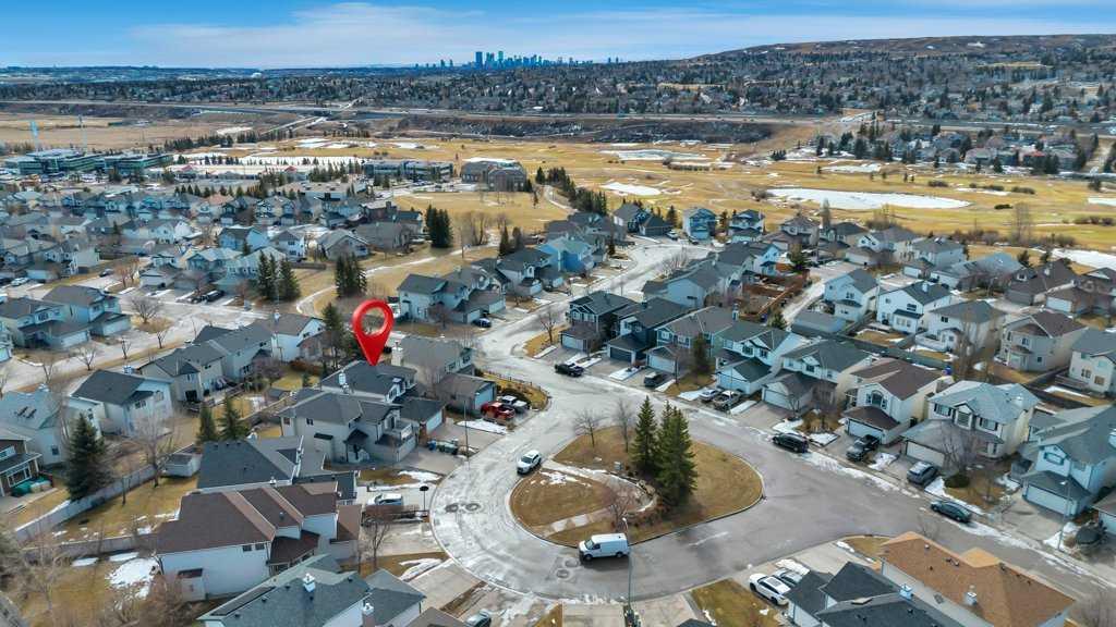 52 Country Hills Green NW, Calgary, AB, T3K 4Y4