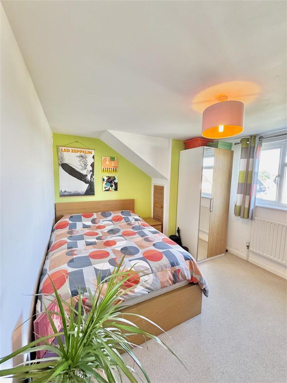 Additional image 21 of 4 bed property for saleSpacious & Airy Dormer Bungalow, Birch Avenue, Clevedon BS21