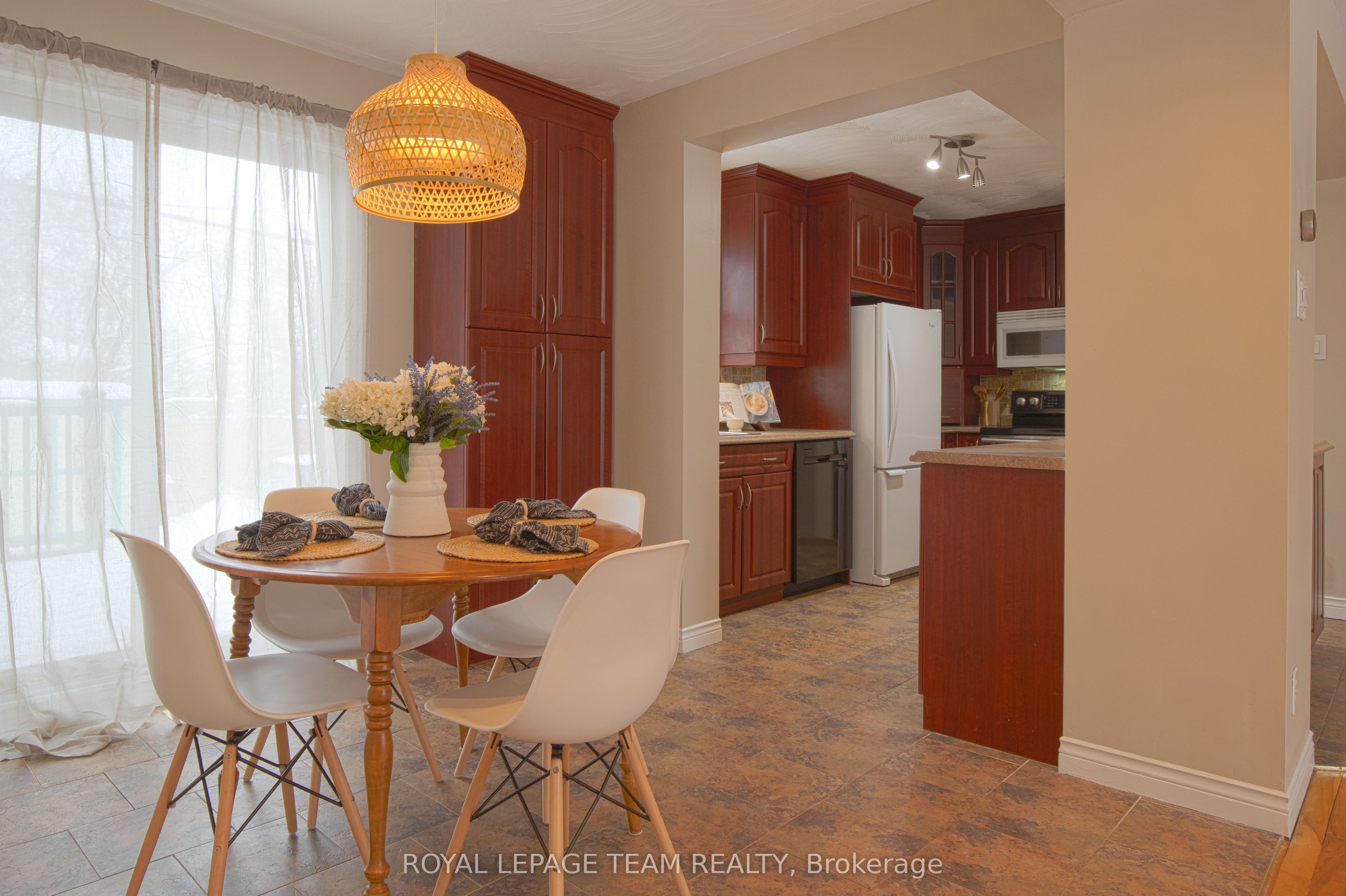 Additional image 4 of 840 Borthwick Avenue, Ottawa, ON, K1K 2M8