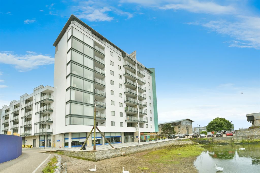 2 bed penthouse for saleMarrowbone Slip, Plymouth PL4