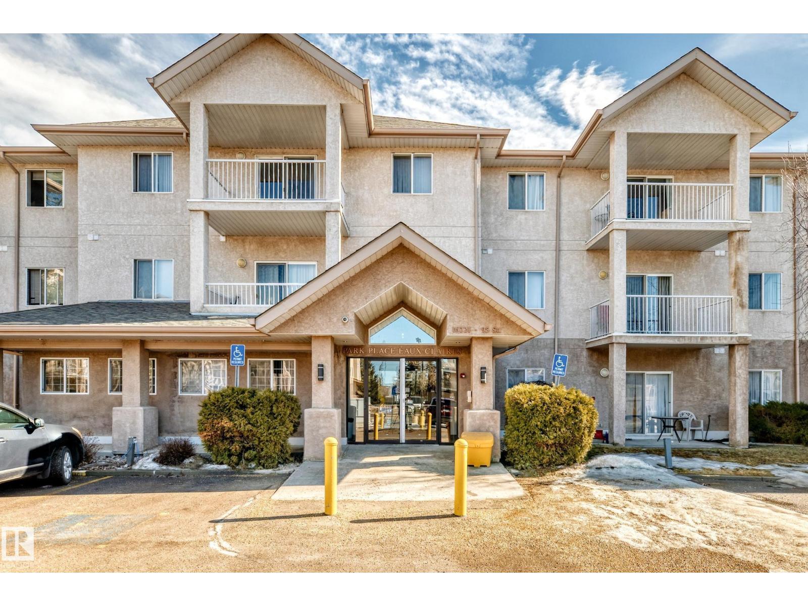 126-16221 95 Street NW, Edmonton, AB, T5Z3V3