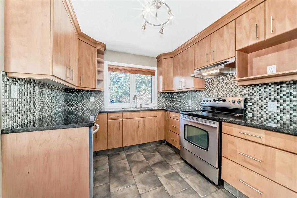 Additional image 4 of 27 Gladeview Crescent SW, Calgary, AB, T3E 4X7