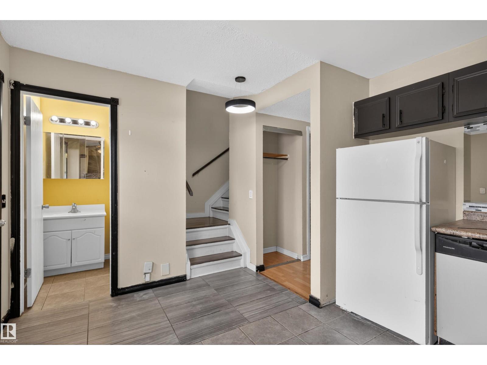 Additional image 3 of 3301 139 Avenue NW, Edmonton, AB, T5Y1T2