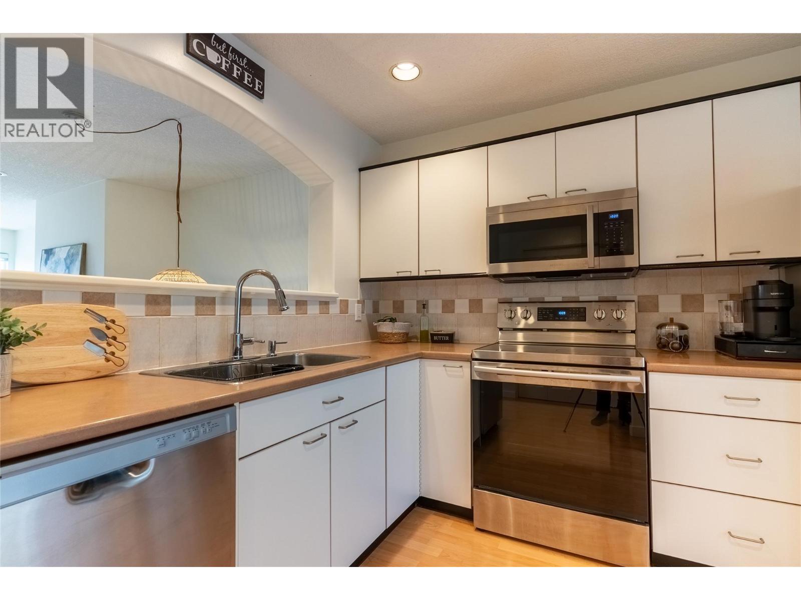 Additional image 3 of 18-411 Aberdeen Drive, Kamloops, BC, V1S1X2