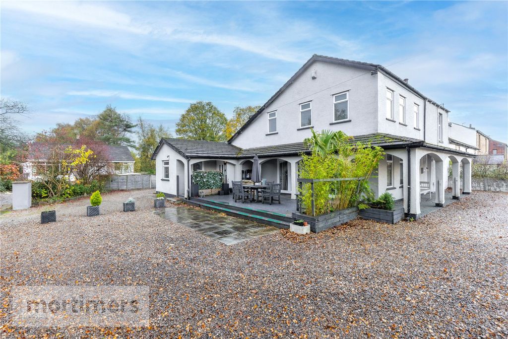 5 bed flat for saleLovely Hall Lane, Salesbury, Blackburn, Lancashire BB1