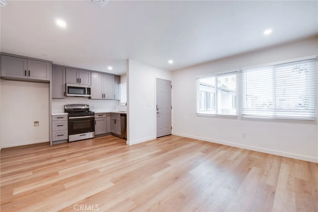 Additional image 6 of 206 Chicago Avenue Unit A, Huntington Beach, CA 92648