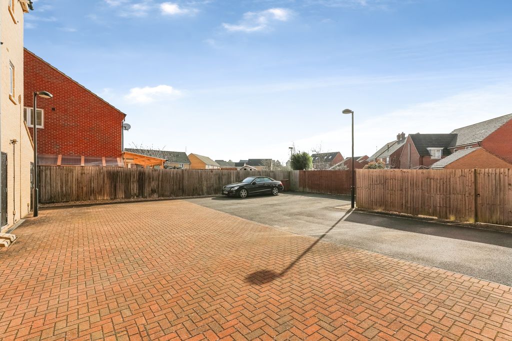 Additional image 14 of 2 bed flat for saleMolyneux Square, Peterborough PE7