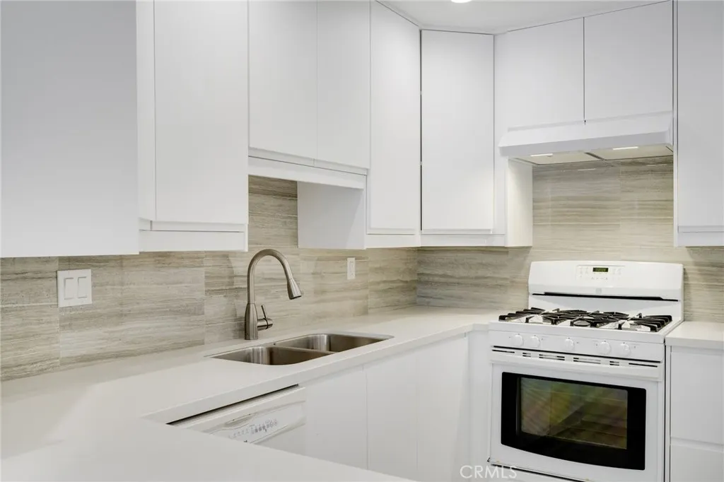 Additional image 11 of 330 N Jackson Street Unit 208, Glendale, CA 91206