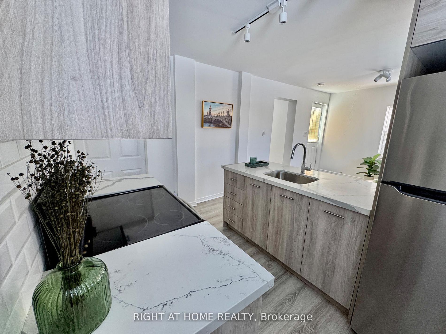 Additional image 5 of A-469 Queen Street, Newmarket, ON, L3Y 2H3