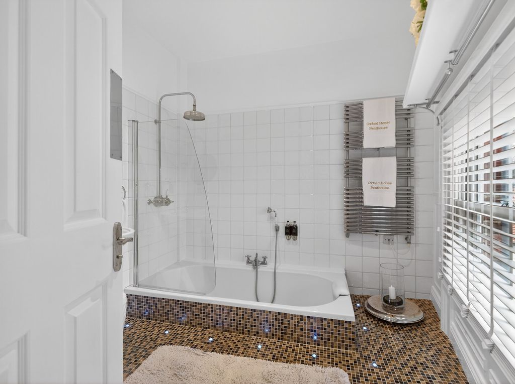 Additional image 16 of 3 bed flat for saleFriday Street Henley-On-Thames, Oxfordshire RG9