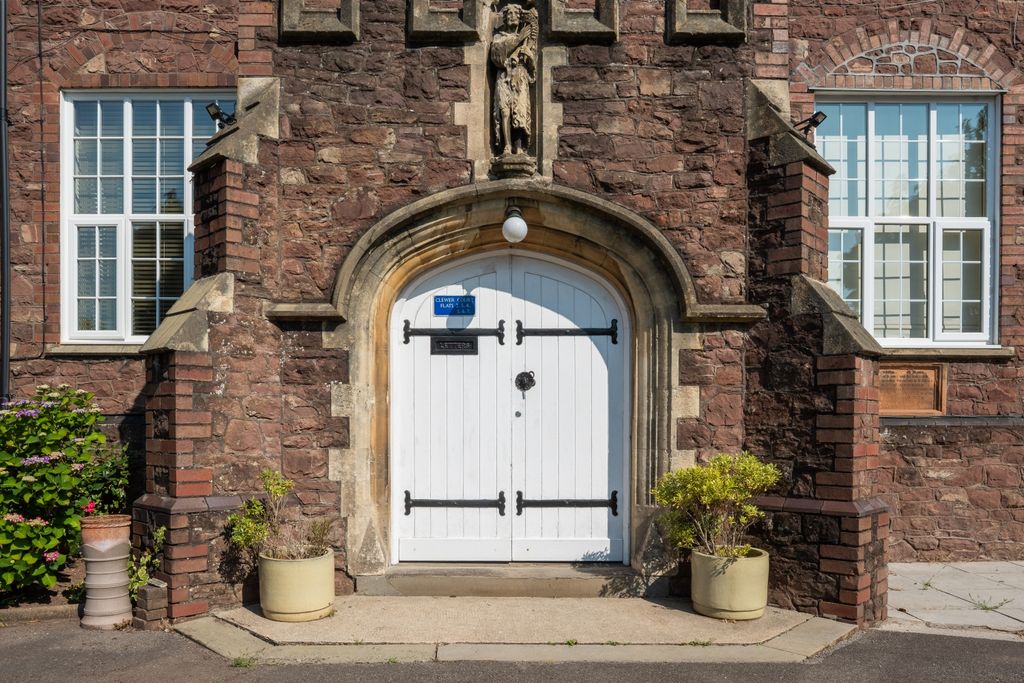 3 bed flat for saleClewer Court, Newport NP20